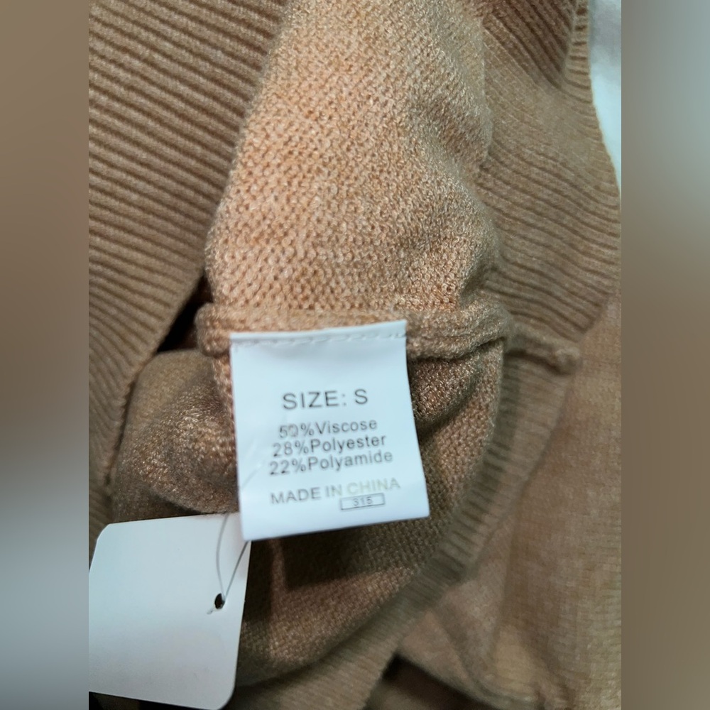 Sweater - Picture 5 of 6